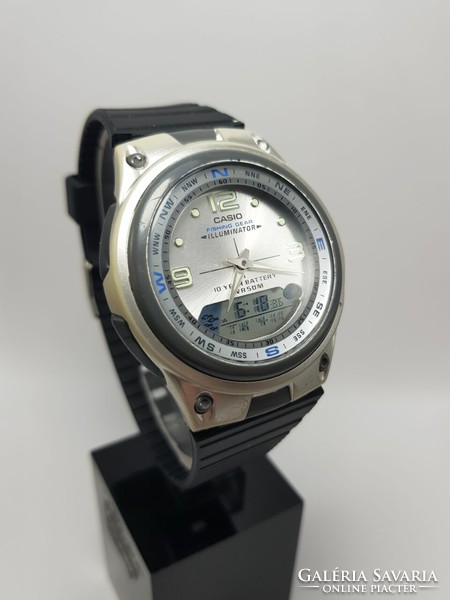 Retro quartz casio digital wristwatch