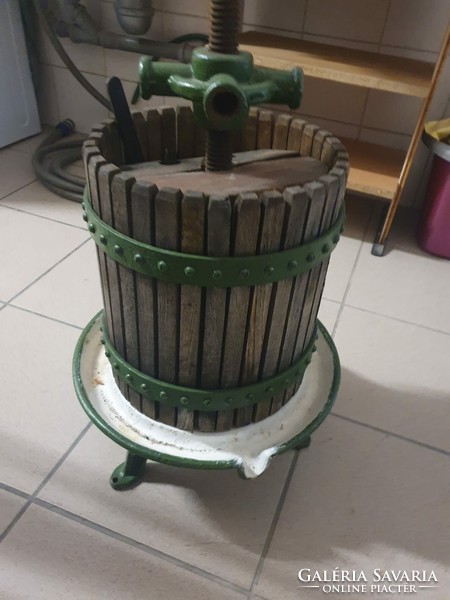 Small grape press