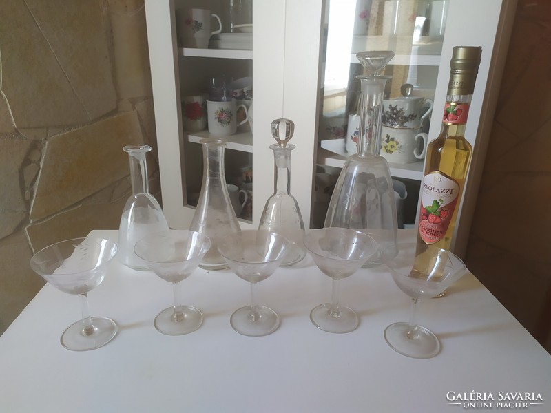 4 grape-patterned pourers, 5 glasses of unopened liqueur as a gift!!!