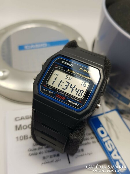 Vadonat uj nagyon szép Casio Illuminator,quartz NOS karóra