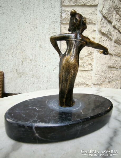 Szecessziós hölgy szobor bronz màrvàny zsebóra tartó