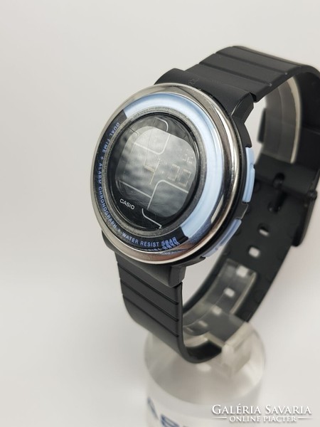 Retro quartz casio digital wristwatch