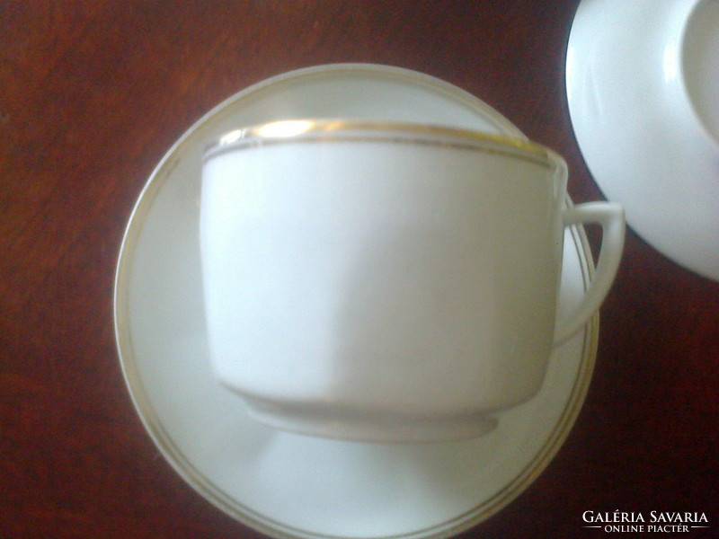 Zsolnay: elegant, antique tea