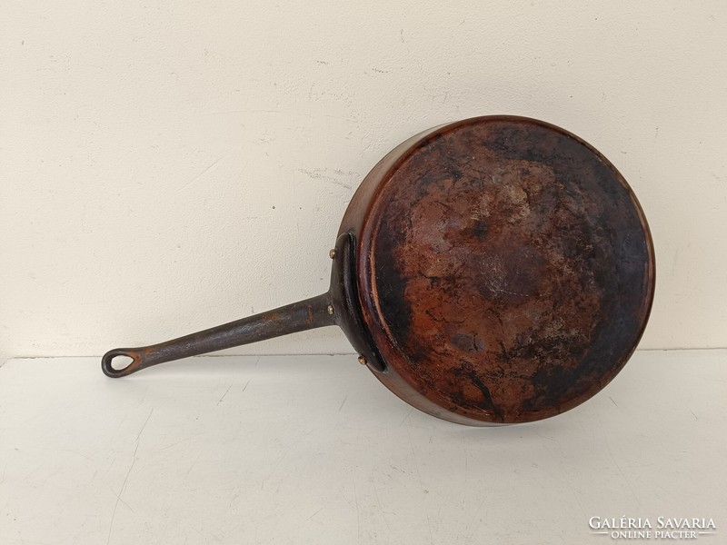 Antique kitchen tool red copper frying pan with iron legs and lugs with traces of tin plating 964 8658