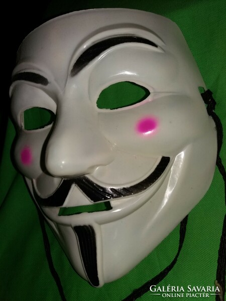 Retro traffic goods v-like blood revenge movie character mask mask hard plastic according to pictures