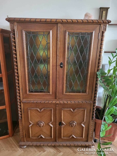 Colonial bar cabinet