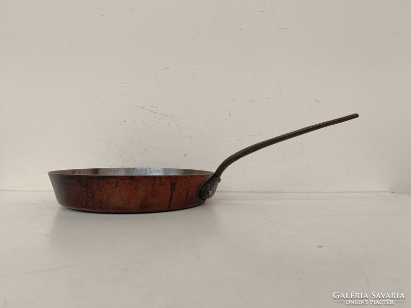 Antique kitchen tool red copper frying pan with iron legs and lugs with traces of tin plating 964 8658