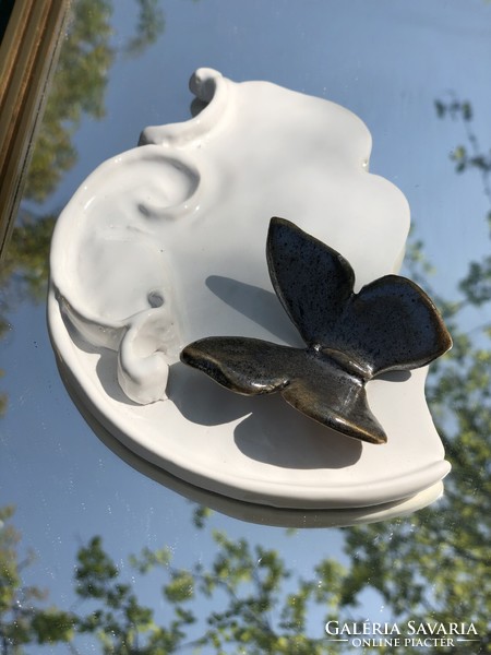 Butterfly saucer, decoration