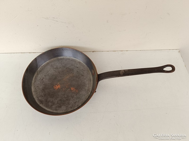 Antique kitchen tool red copper frying pan with iron legs and lugs with traces of tin plating 964 8658