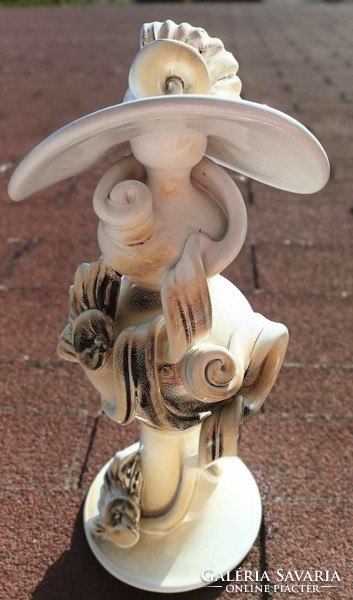 Iparművészeti modern mázas kerámia szobor - kalapos nő
