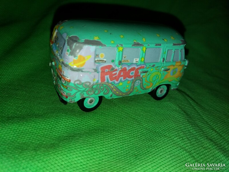 Eredeti VERDÁK -DISNEY PIXAR - FILLMORE VW bus BULLY 1:55 méret kisautó játék autó képek szerint