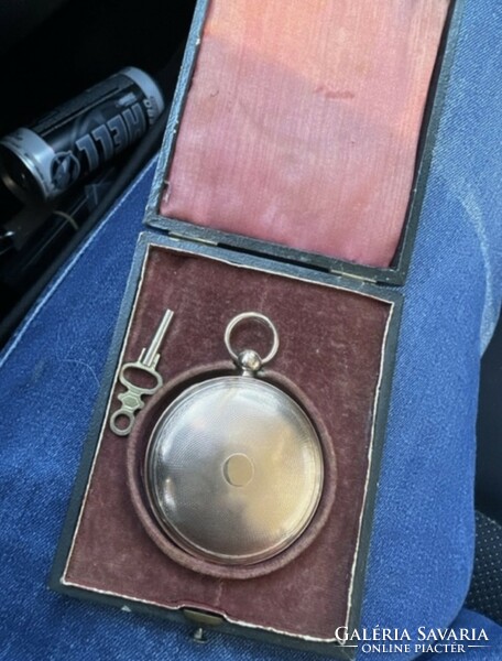 Original gold pocket watch with key around 1820-1870 for sale! Price: 380,000.-