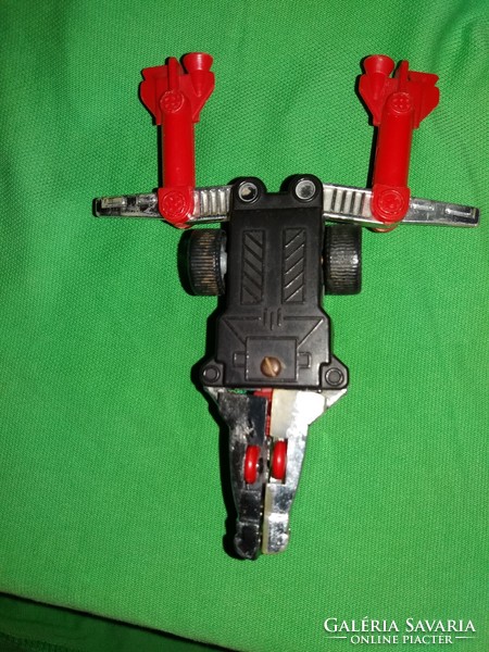 Retro Hungarian small-scale metal/plastic sci-fi Transformers robot figure, extremely rare according to the pictures 2