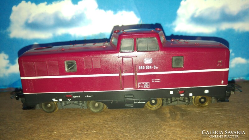H0 lima 280 diesel locomotive for sale.