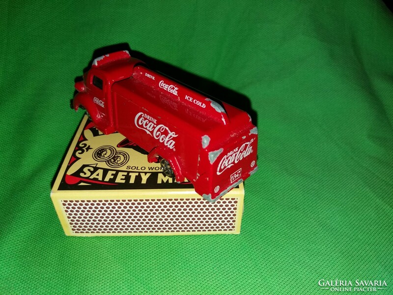 Quality metal red coca cola tank truck small car toy car according to the pictures