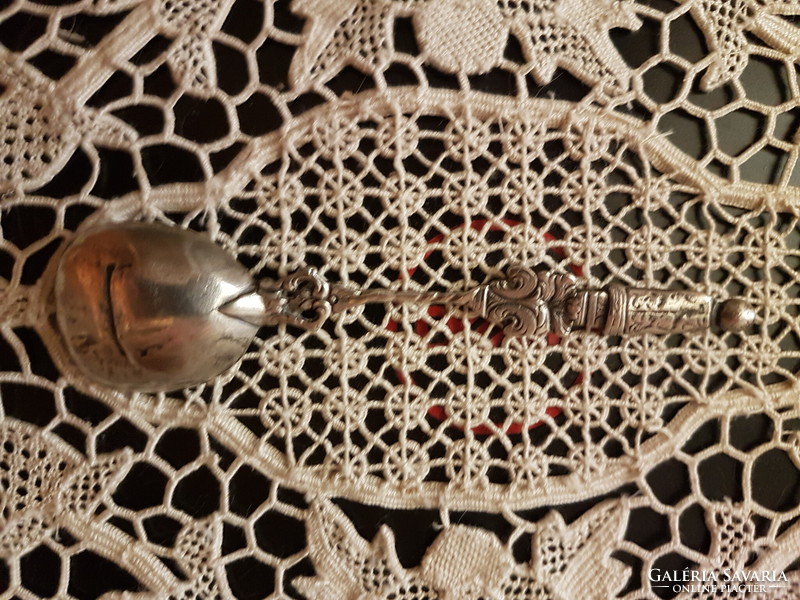 800-As silver antique disc spoon (with a nice engraved ship pattern) approx. 30 grams Dutch pattern solid silver.