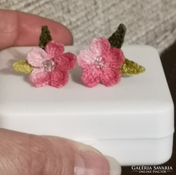 Mikrohorgolással készült fülbevaló rózsaszín