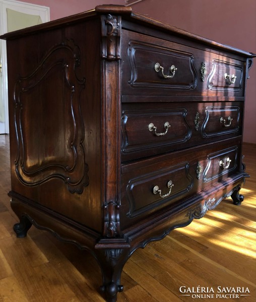 Antique baroque-rococo chest of drawers for sale