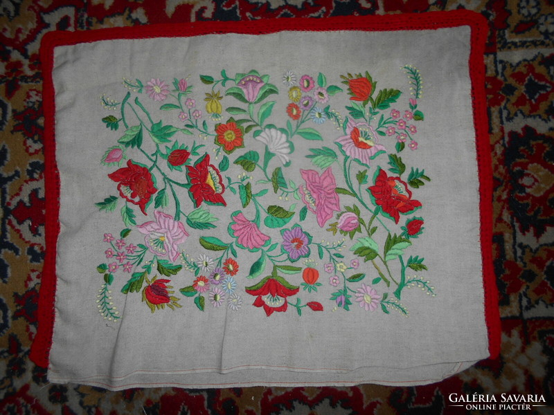 Decorative cushion cover with Kalocsa embroidery on a linen woven base 55 cm x 44 cm
