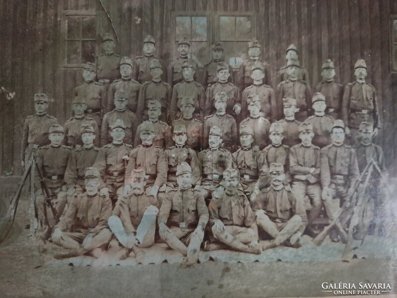 A larger photo of World War I soldiers in a frame