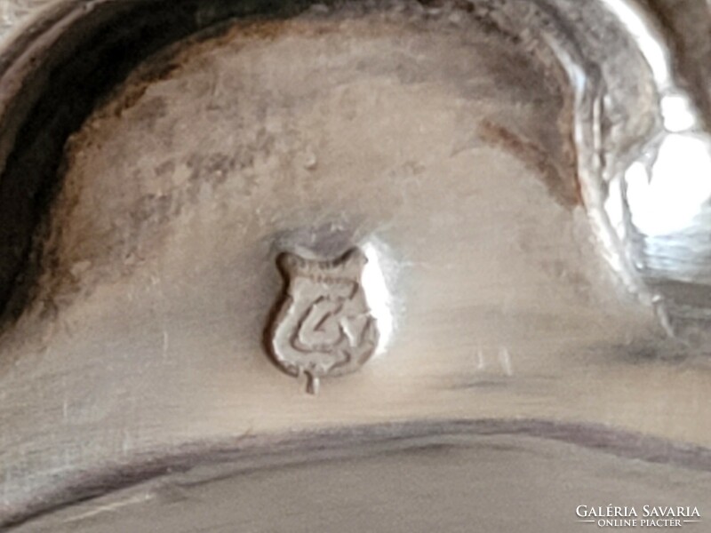 Régi nagyon szép ezüst tálca képen látható állapotban mérete 35x54 cm ﻿súlya 1169  g.