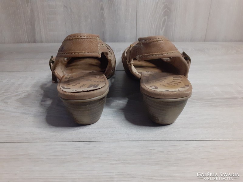 Retro mustang leather wedge heel sandals size 38.5-39