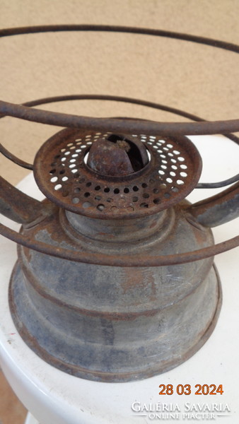 German kerosene lamp, without cylinder