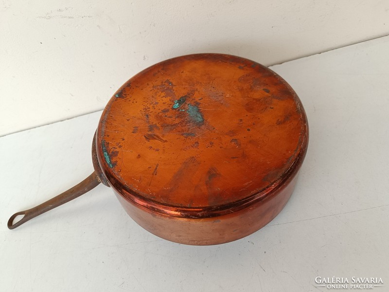 Antique kitchen tool red copper frying pan with iron legs and lugs with traces of tin plating 962 8656