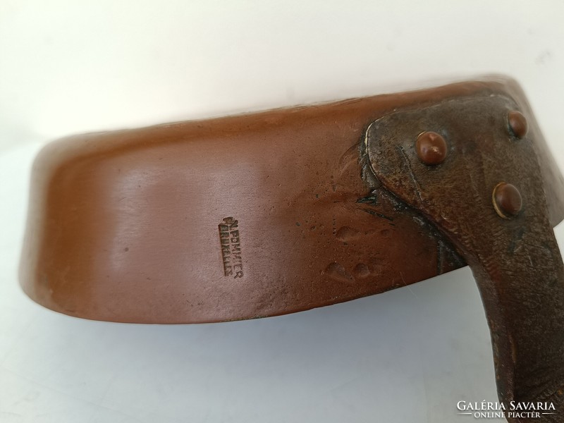 Antique kitchen utensil, thick-walled, heavy red copper pan with iron legs and lugs, with traces of tin plating 963 8657