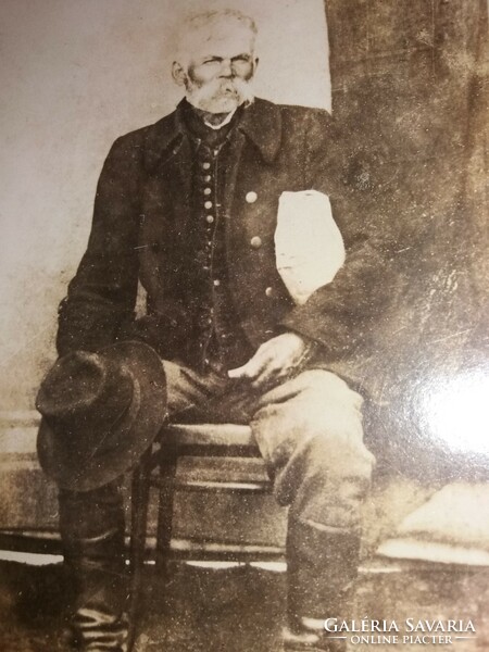 Antique 19th century sepia photo of a seated old hussar on hard board 17 x 11 cm, according to the pictures