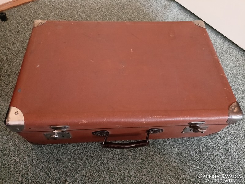Old suitcase HUF 4,000