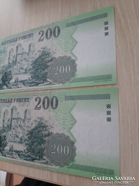 2 db sorszámkövető 200 forint bankjegy FB  2005  UNC