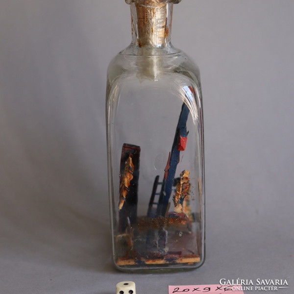 19. századi vallási témájú türelemüveg pincetok palackban / 19th century WHIMSEY BOTTLE