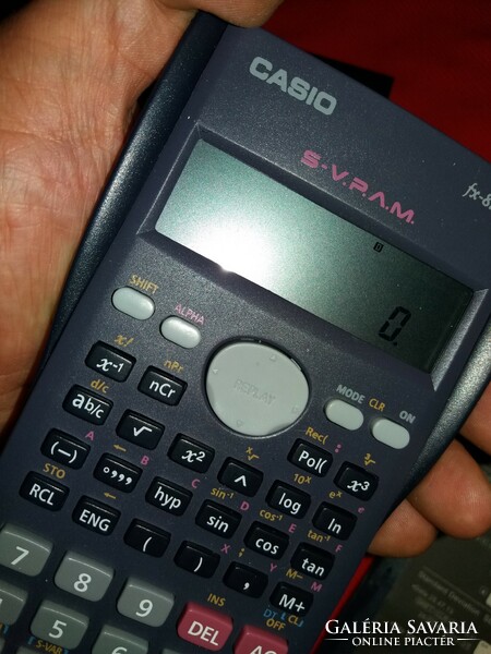 Sohasem használt Casio FX-82 MS intelligens számológép kalkulátor dobozával a képek szerint