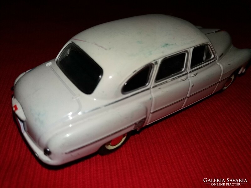 CCCP gaz 12 zim ever Russian luxury car 1:43 metal model Gorky car factory according to the pictures