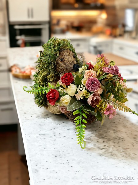 Misi hedgehog flower basket