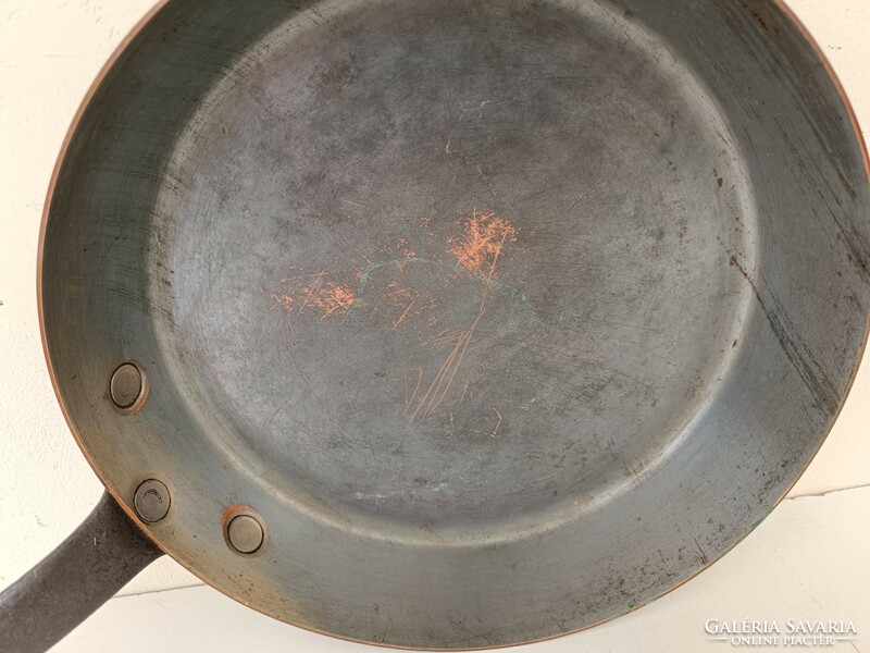 Antique kitchen tool red copper frying pan with iron legs and lugs with traces of tin plating 964 8658