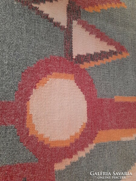 Retro abstract pattern wall rug