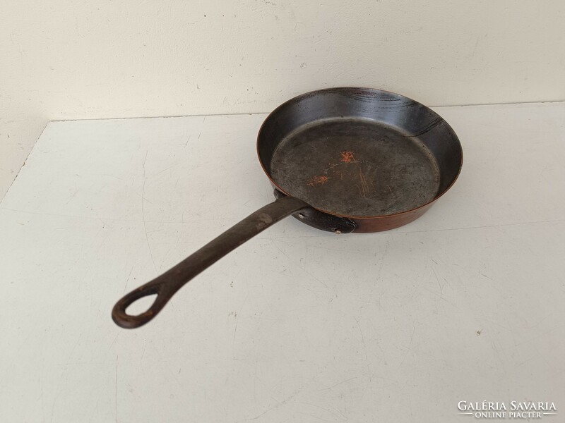 Antique kitchen tool red copper frying pan with iron legs and lugs with traces of tin plating 964 8658