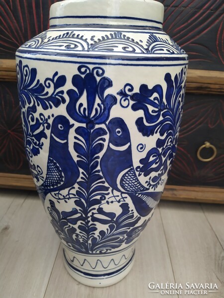 The Korondi vase is 37 cm high