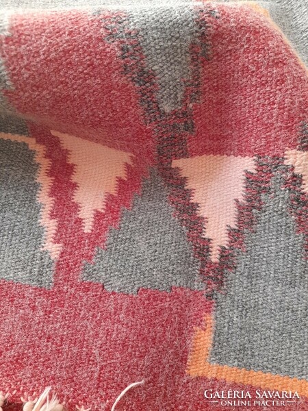Retro abstract pattern wall rug