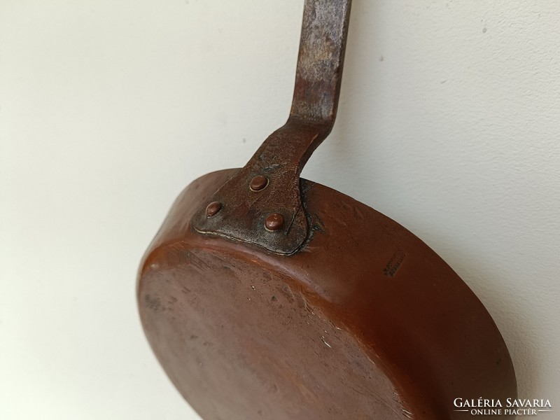 Antique kitchen utensil, thick-walled, heavy red copper pan with iron legs and lugs, with traces of tin plating 963 8657