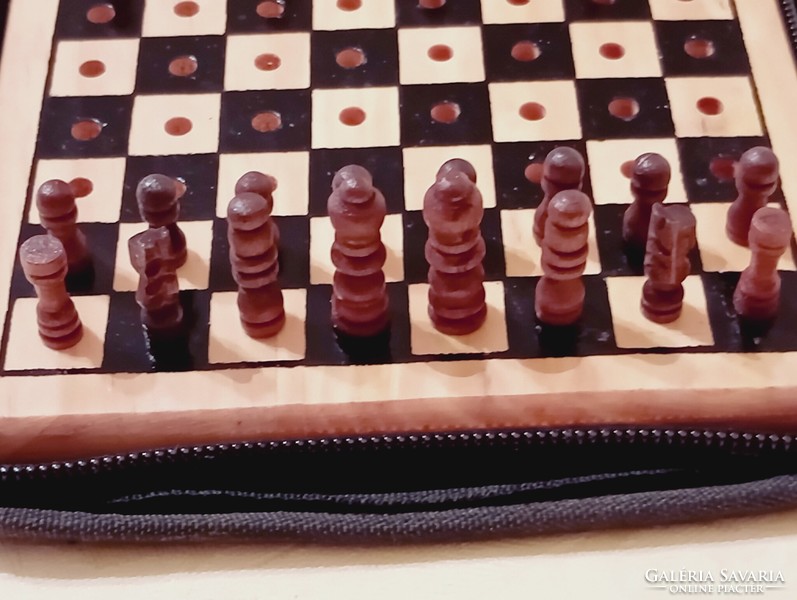 Mini utazó sakk eredeti tokban 12x12cm fa beszúrós