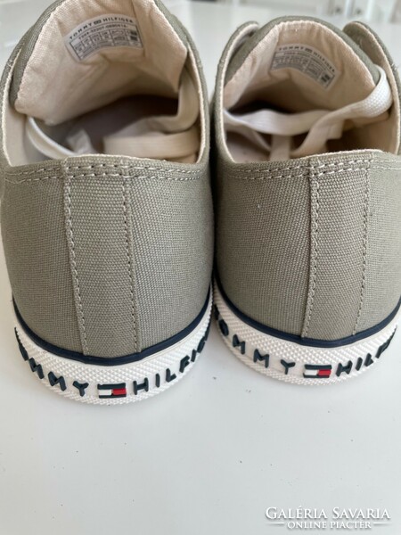 New teal tommy hilfiger tennis shoes size 38