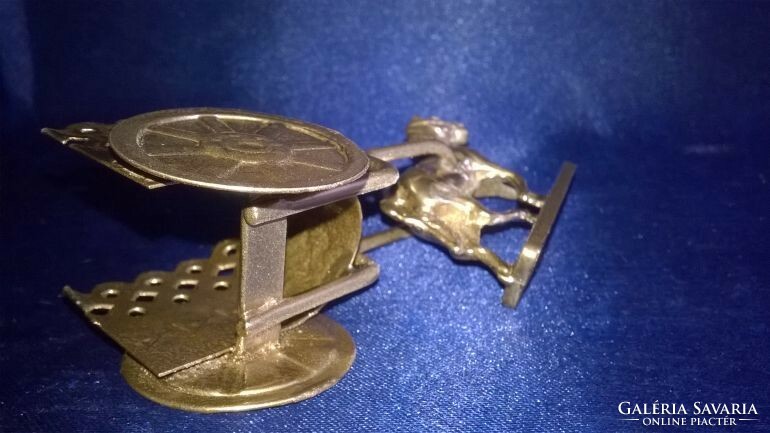 Metal miniature - war chariot - shelf decoration or dollhouse accessory