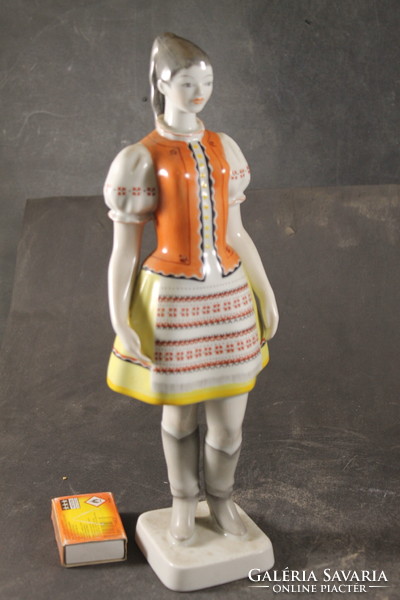 Porcelain girl in national costume 773