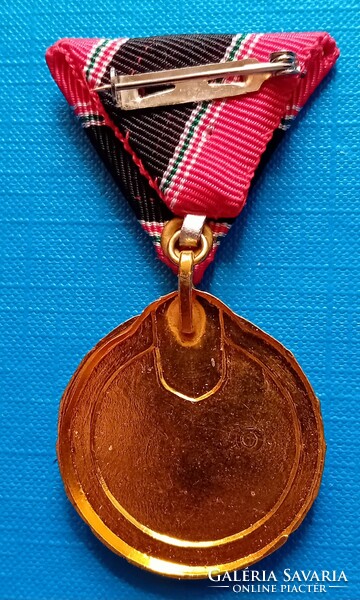 Miner's service medal, gold, with coat of arms of the Republic