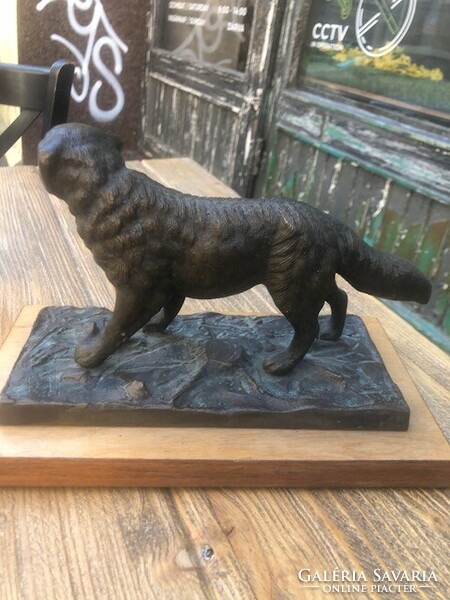 Kutya szobor, bronzból, 22 x 13  cm-es nagyságú, ajándéknak kiváló.art deco