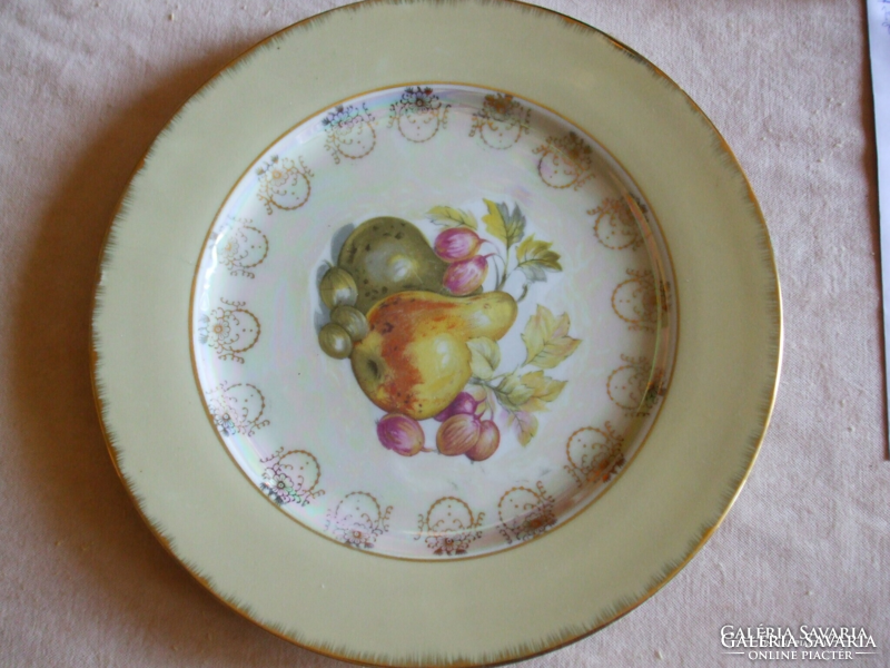 Antique wonderful gilded Japanese fruit plate, unused