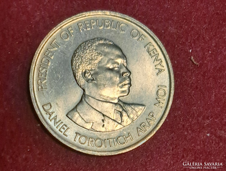 1980. Kenya 50 cents (1011)